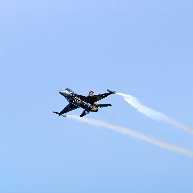 General Dynamics F-16 / Skymaster ARF General Dynamics F-16 / Skymaster ARF